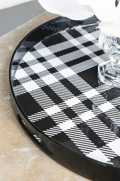 Set of 2 black and grey plaid motif round trays