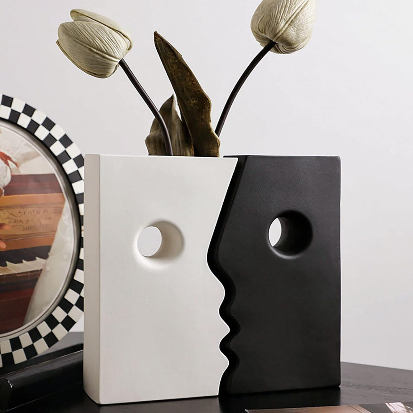 Ceramic Set of 2 Modern Black and White Vases for Home D�cor