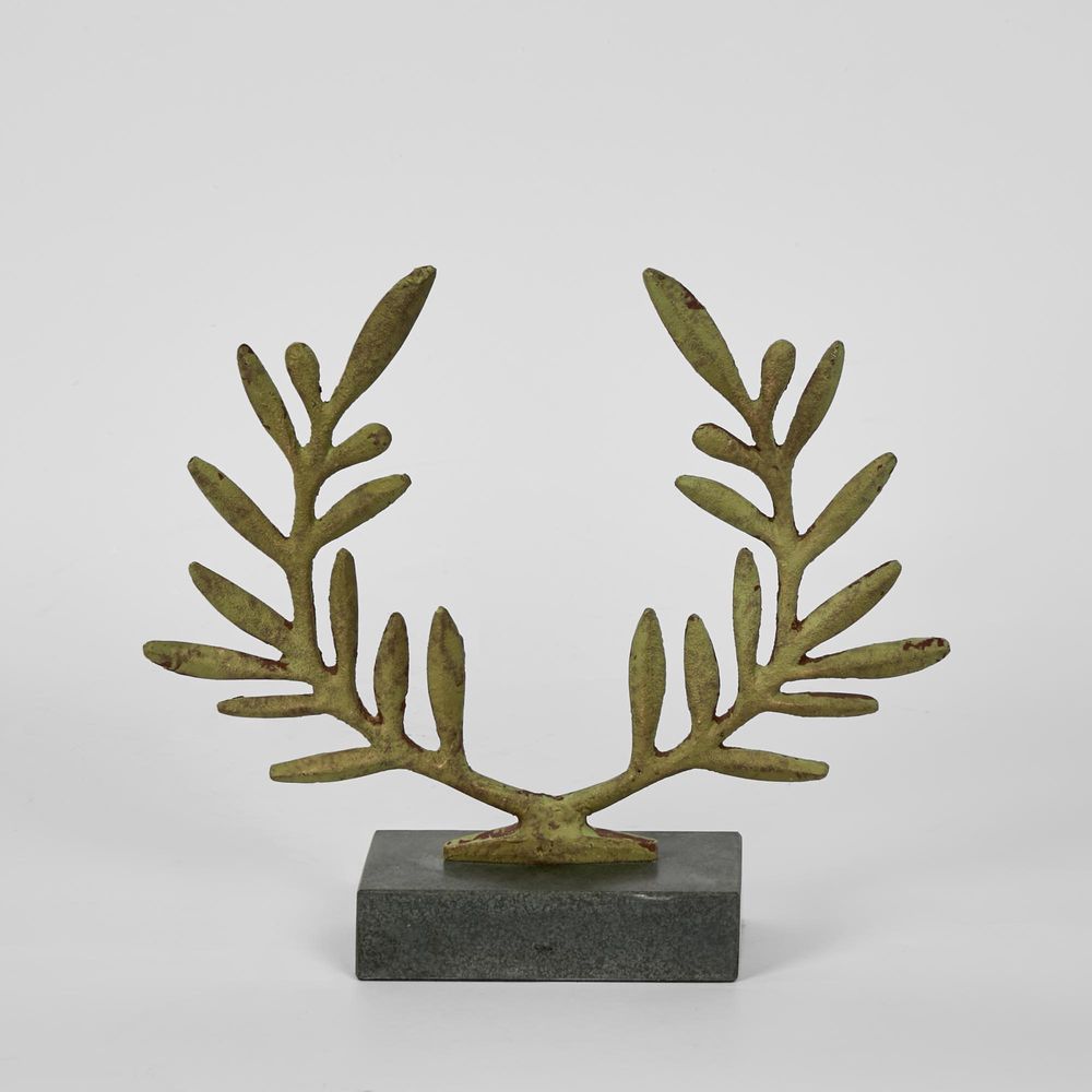 Julius Olive Wreath on Stand SML